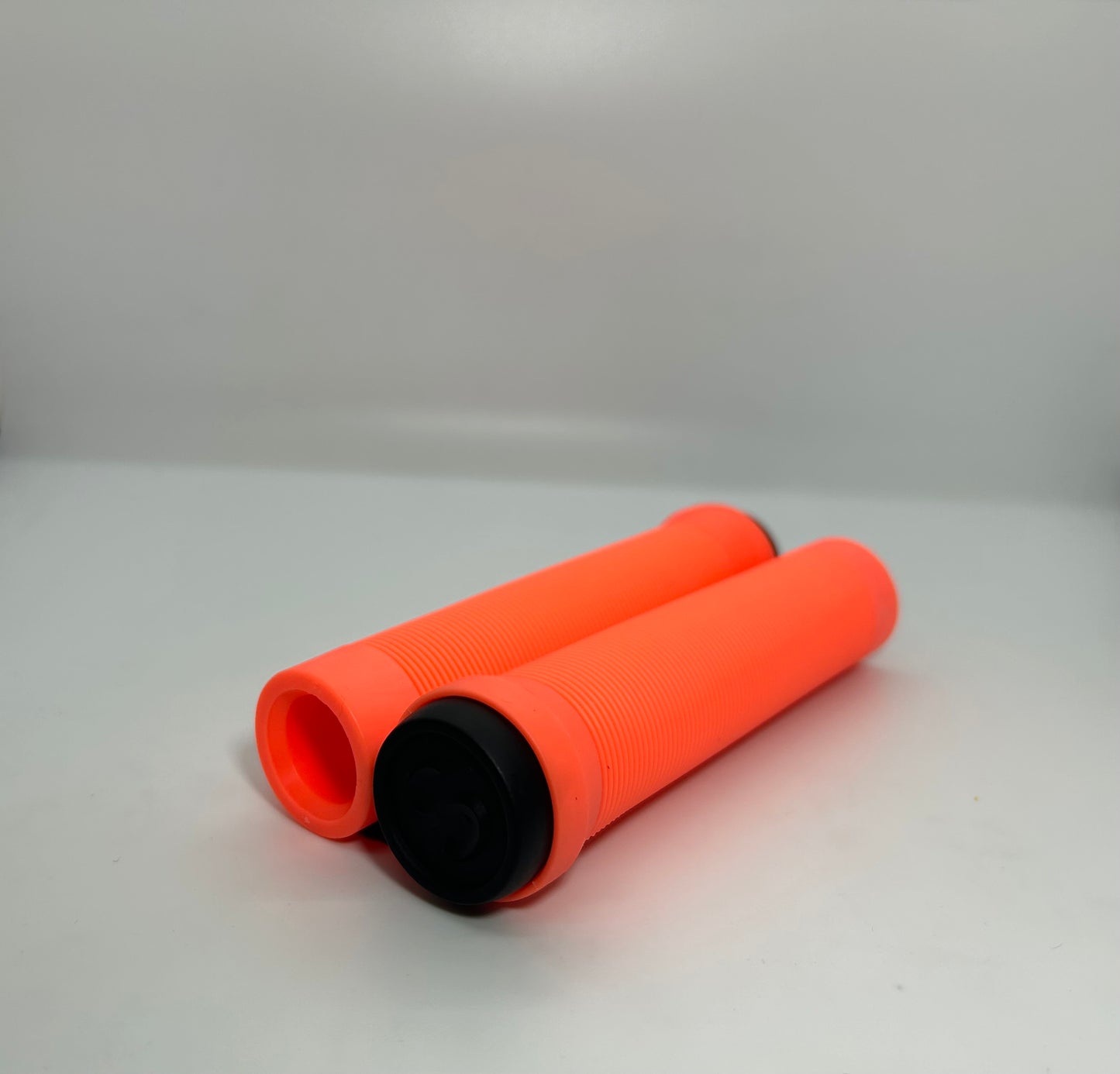 SCT USA Handle Bar Grips with SCT USA High Rebound Rubber Bar Ends Scooters/BMX/Jetski