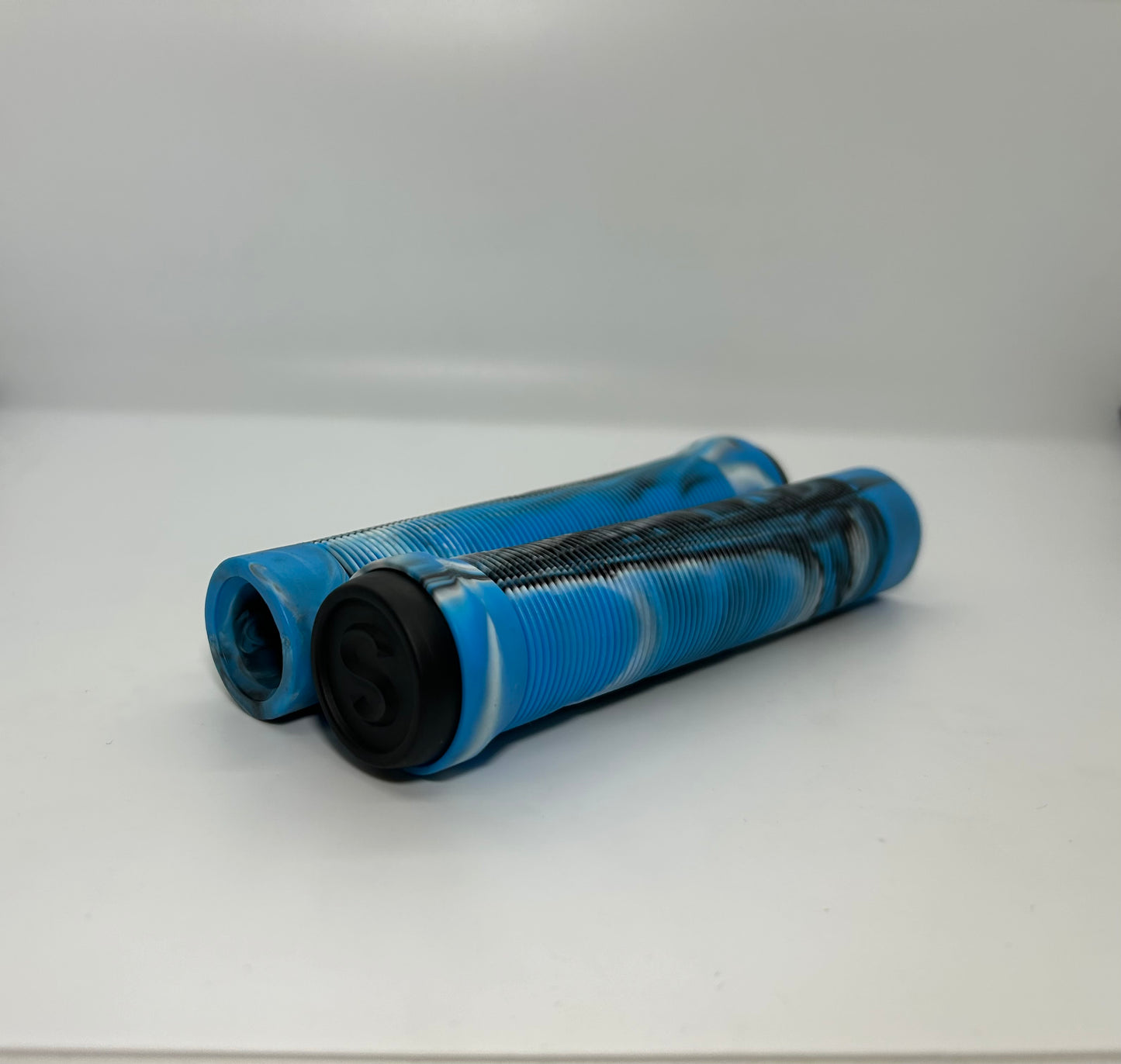 SCT USA Handle Bar Grips with SCT USA High Rebound Rubber Bar Ends Scooters/BMX/Jetski