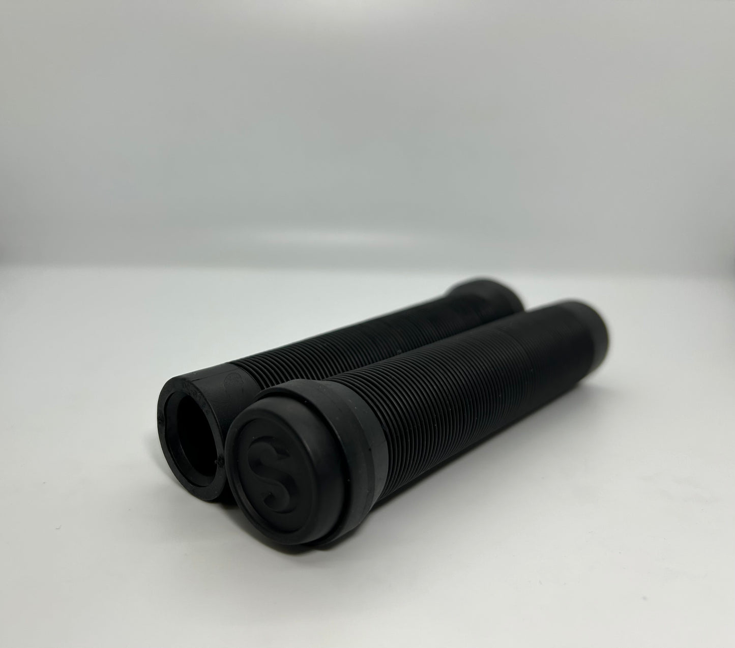 SCT USA Handle Bar Grips with SCT USA High Rebound Rubber Bar Ends Scooters/BMX/Jetski