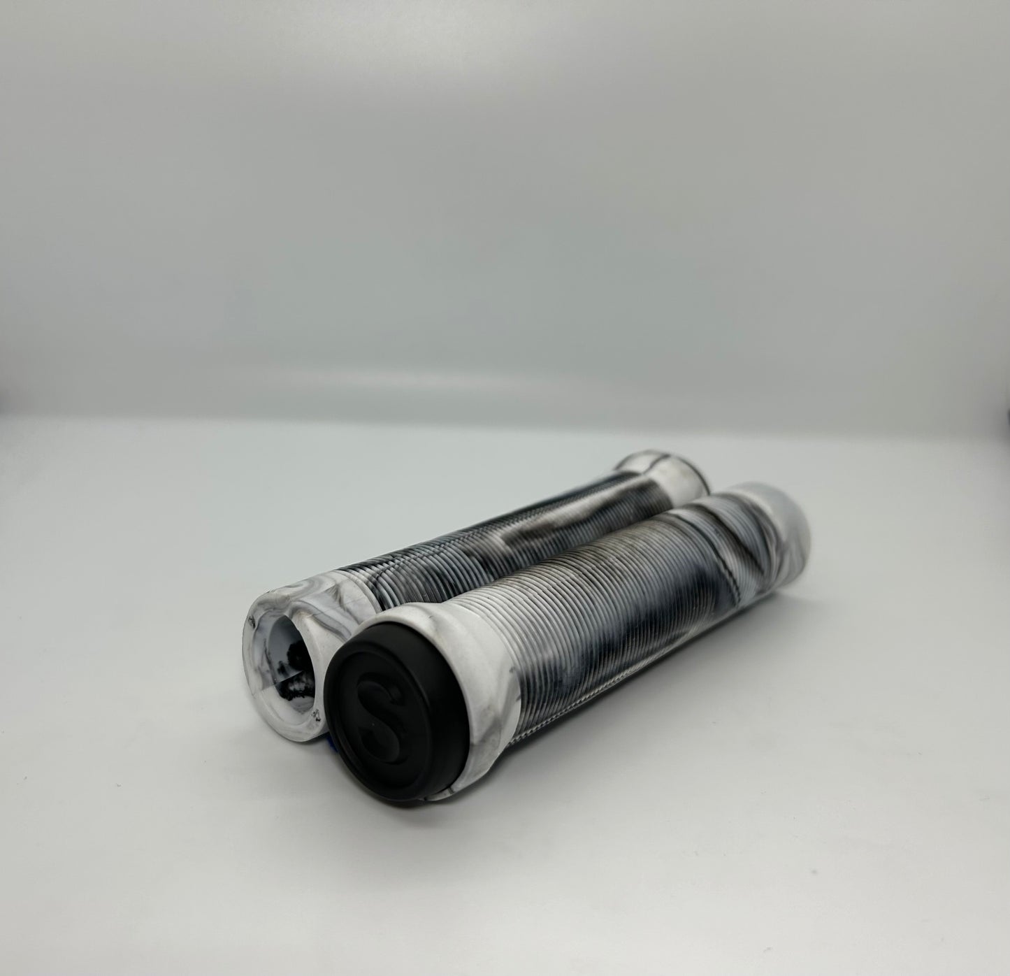 SCT USA Handle Bar Grips with SCT USA High Rebound Rubber Bar Ends Scooters/BMX/Jetski