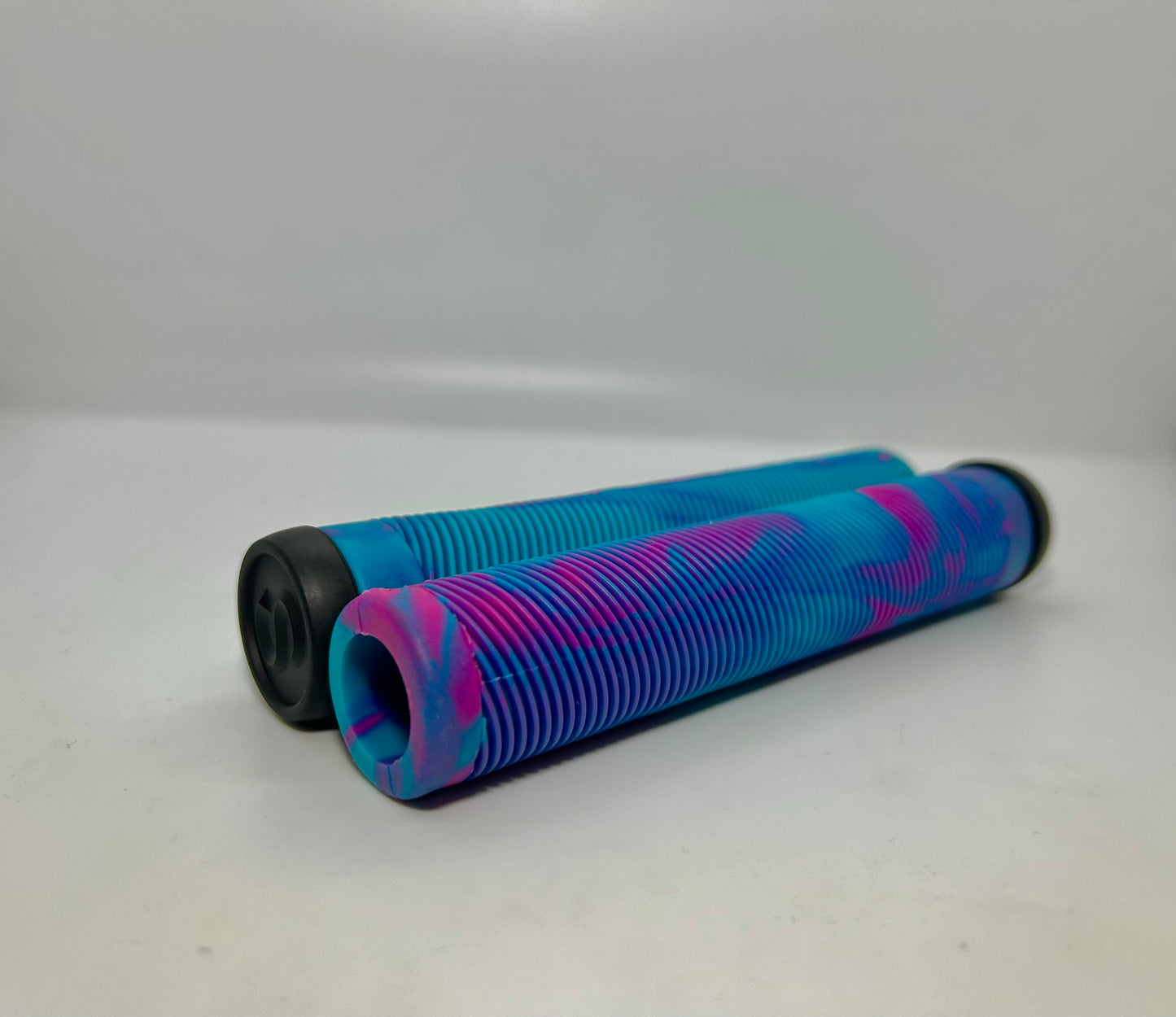 SCT USA Twisted Scooter Bar Grips High Rebound Rubber Bar Ends -Soft 160 mm Long