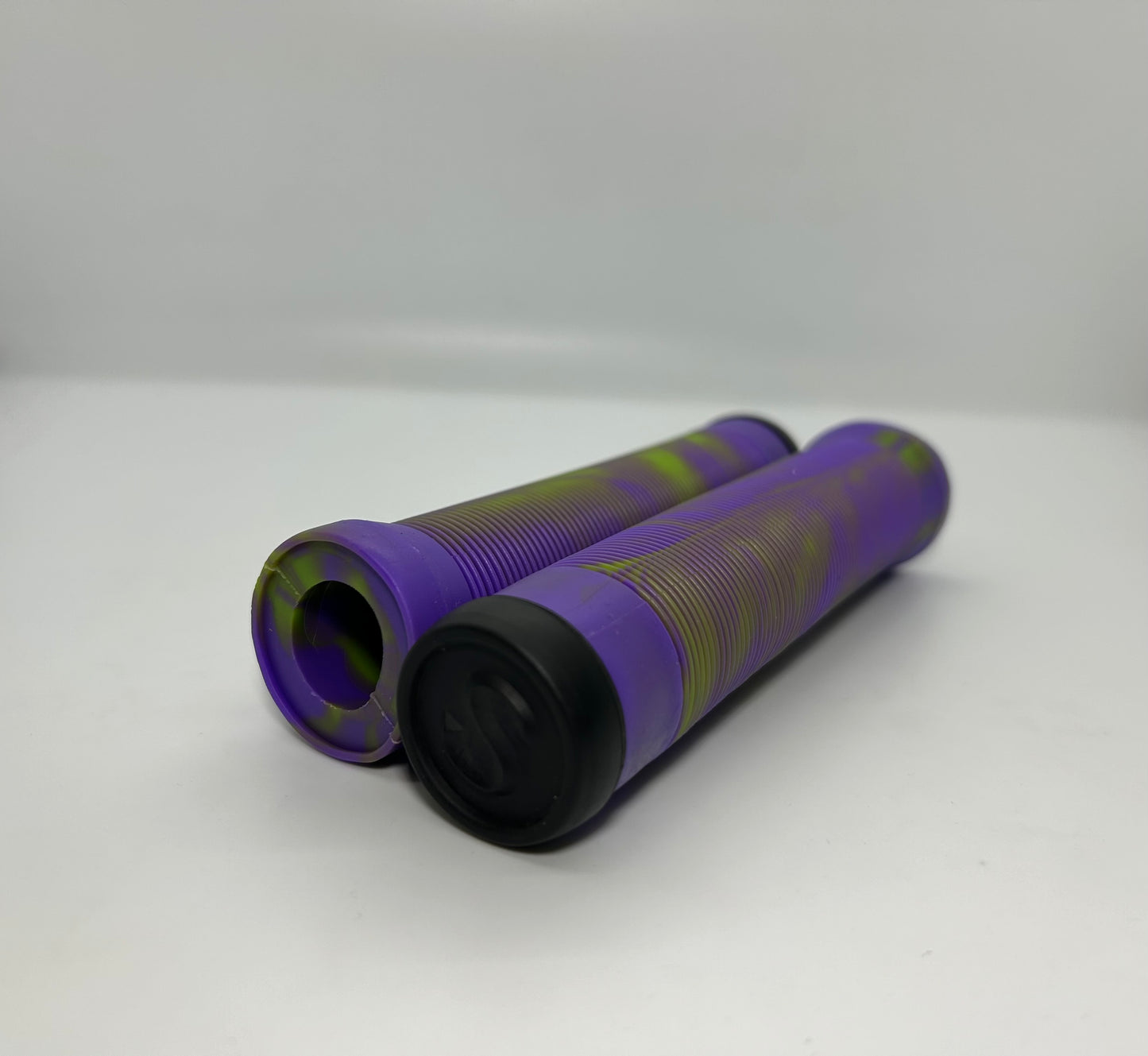 SCT USA Handle Bar Grips with SCT USA High Rebound Rubber Bar Ends Scooters/BMX/Jetski