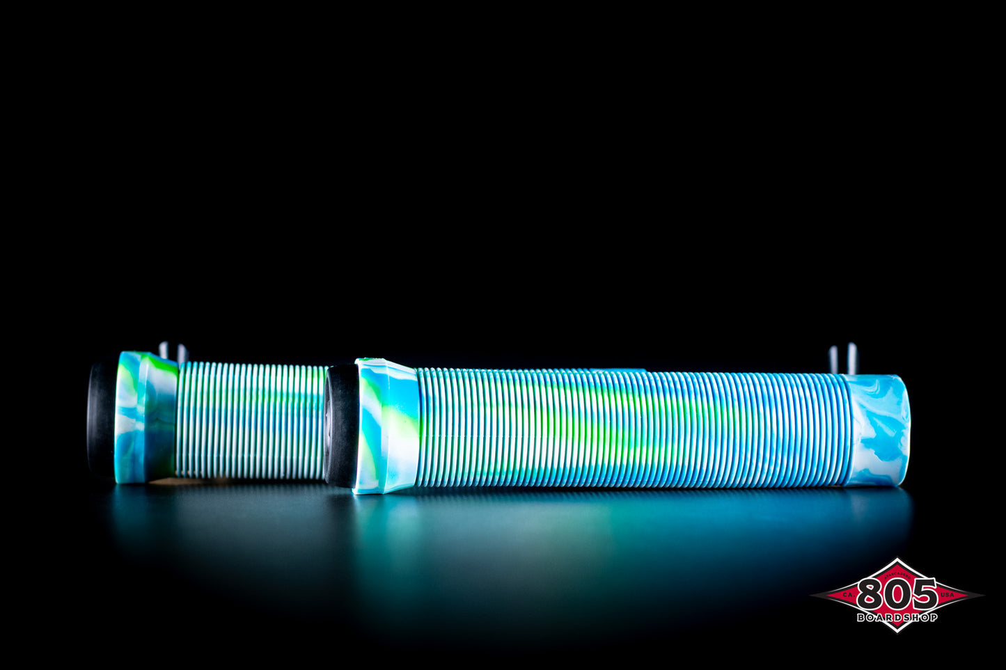 SCT USA Handle Bar Grips with SCT USA High Rebound Rubber Bar Ends Scooters/BMX/Jetski 140mm "Toothpaste" Blend