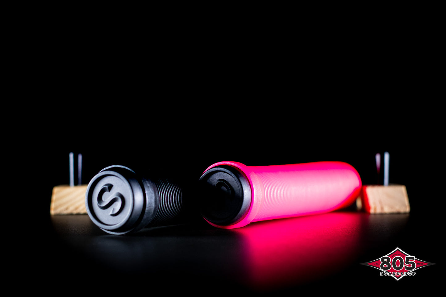 SCT USA Handle Bar Grips with SCT USA High Rebound Rubber Bar Ends Scooters/BMX/Jetski Black/Pink