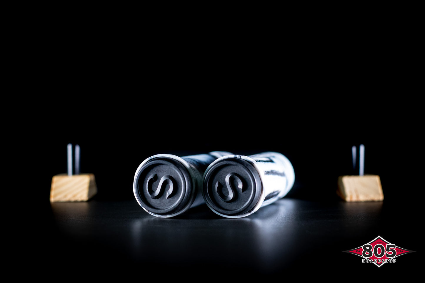 SCT USA Handle Bar Grips with SCT USA High Rebound Rubber Bar Ends Scooters/BMX/Jetski 140mm Black/ White Blend