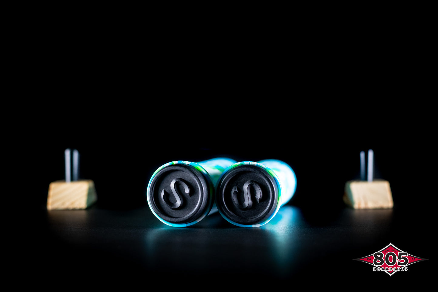 SCT USA Handle Bar Grips with SCT USA High Rebound Rubber Bar Ends Scooters/BMX/Jetski 140mm "Toothpaste" Blend